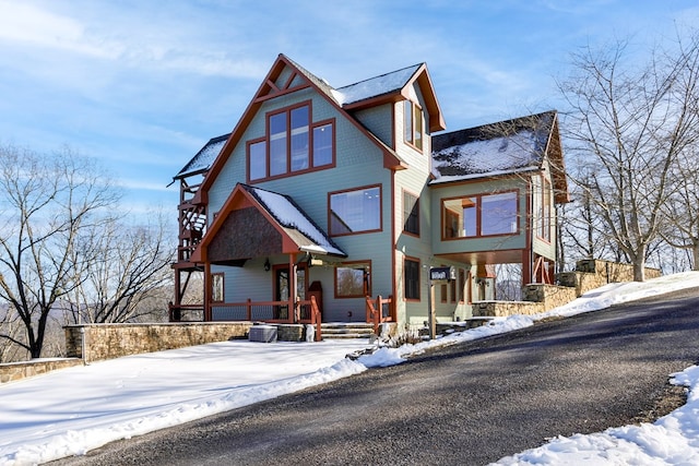 view of front facade featuring covered porch