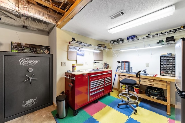 2487 Newport Dr, Ellijay, GA 30540 - interior space featuring visible vents and a textured ceiling