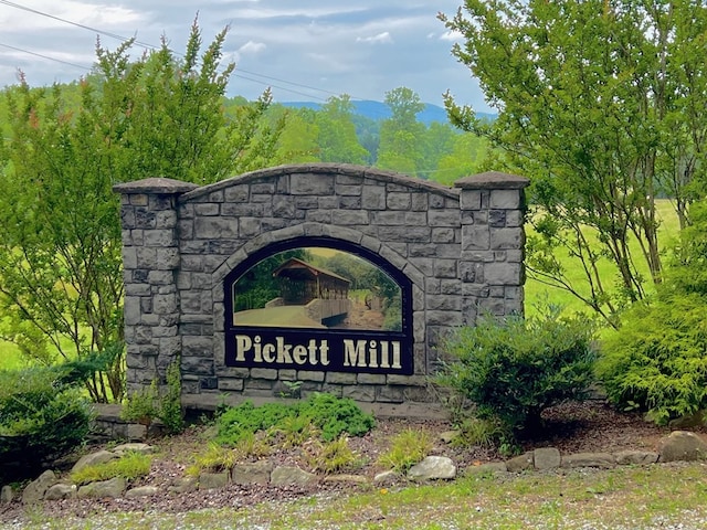 Listing photo 2 for 24 Pickett Mill Ln, Ellijay GA 30540