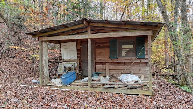 view of outbuilding