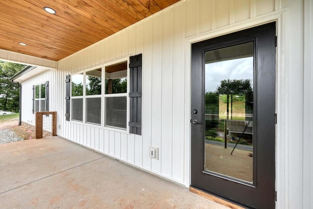 view of property entrance