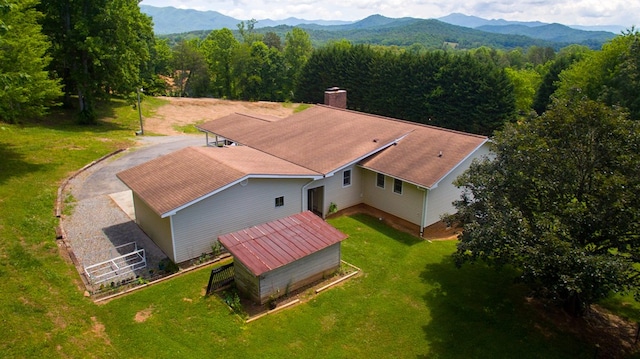 bird's eye view with a mountain view