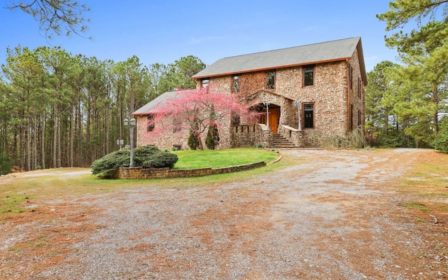 view of front of house with a front yard