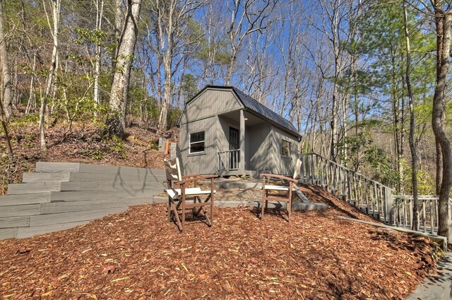 view of outbuilding