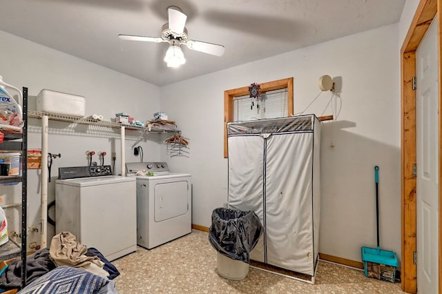 laundry room with washing machine and dryer and ceiling fan