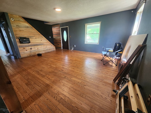 27 Russell Farm Rd, Andrews, NC 28901 - foyer featuring wood finished floors and a textured ceiling