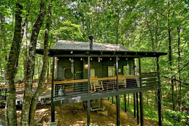 view of front facade featuring a deck