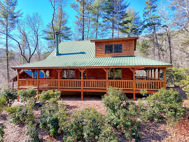 view of front of home featuring metal roof