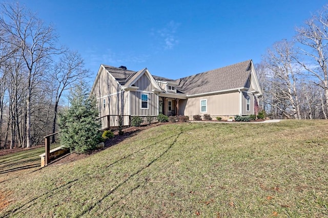 view of front of house with a front yard