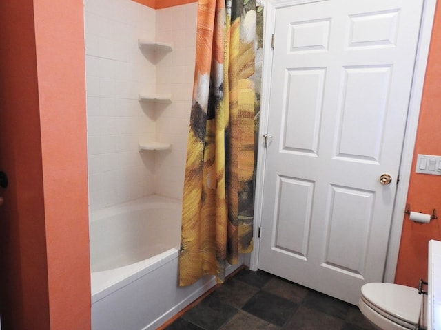 120 Sunrock Mountain Trc, Blue Ridge, GA 30513 - bathroom featuring toilet and shower / tub combo with curtain