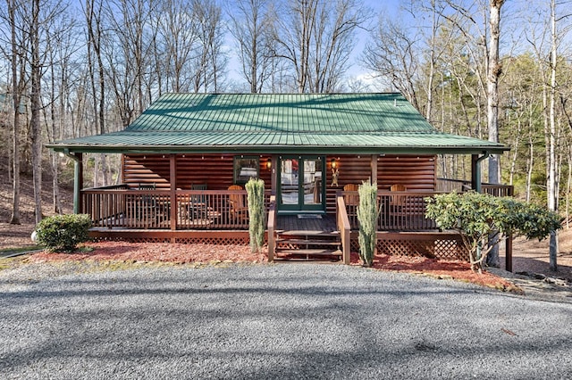 view of front of property featuring metal roof