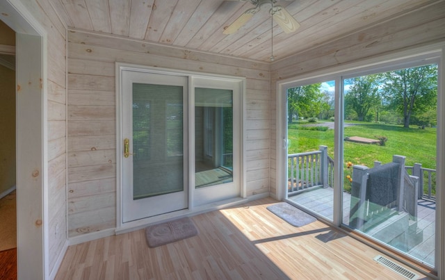 467 Greenlawn Cemetary Rd, Murphy, NC 28906 - unfurnished sunroom with a ceiling fan