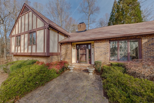 view of front of property with a patio