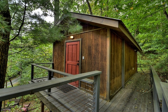 view of outbuilding