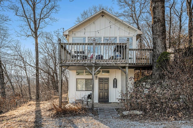 view of front of house featuring a deck