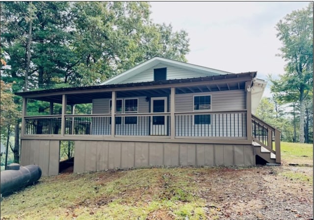 view of front of home featuring covered porch