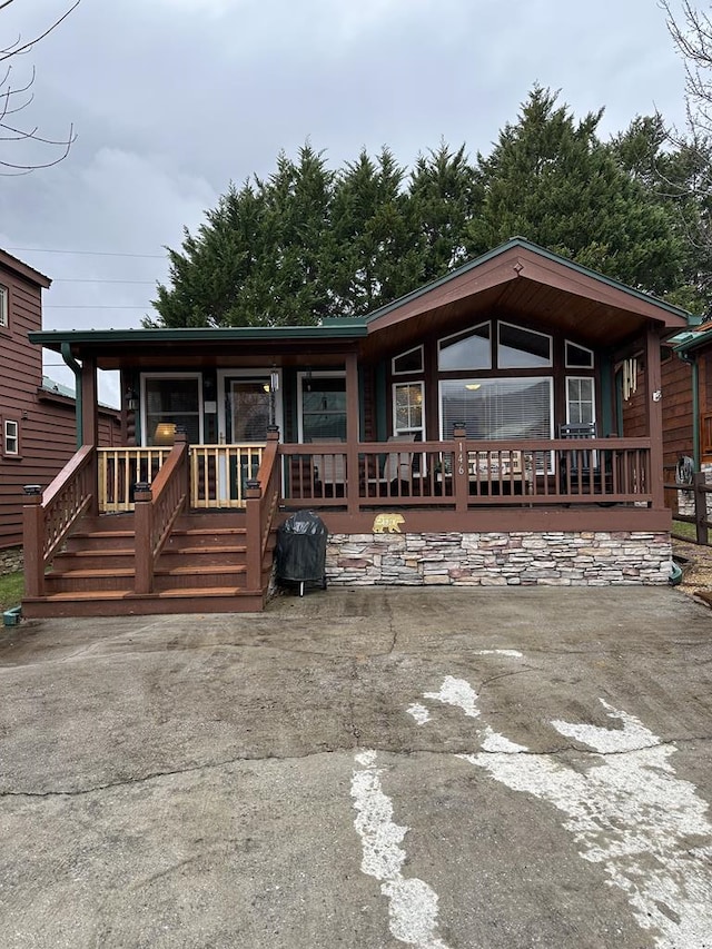 view of front of house with covered porch