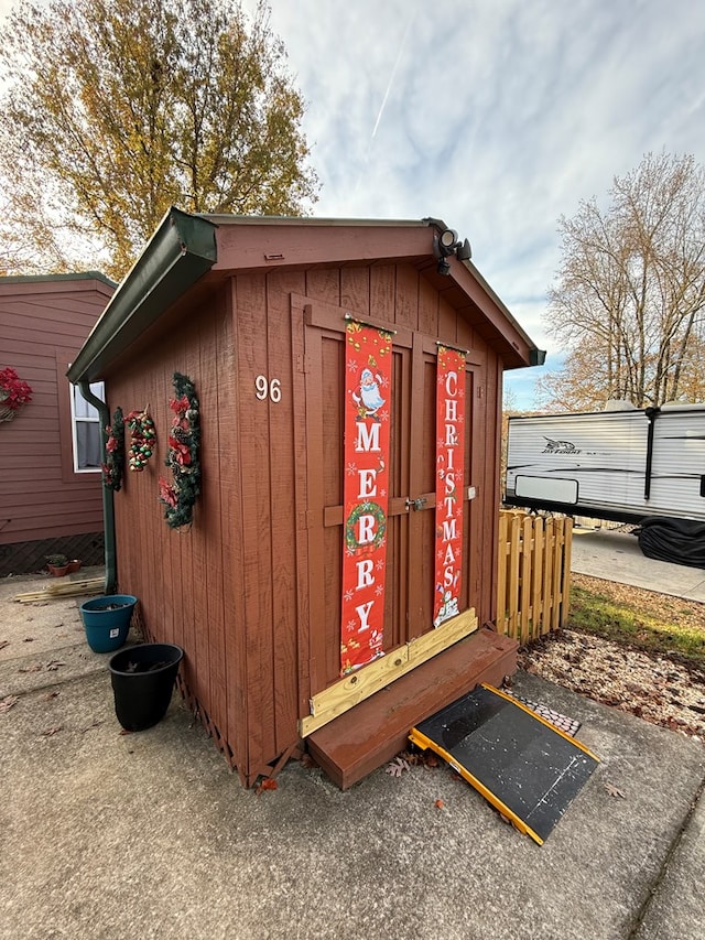 view of outbuilding