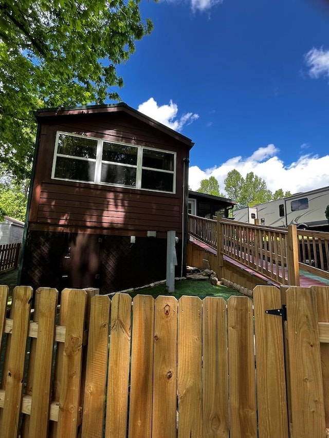 96 Stag Leap Dr, Cleveland, GA 30528 - view of side of home with a gate and fence