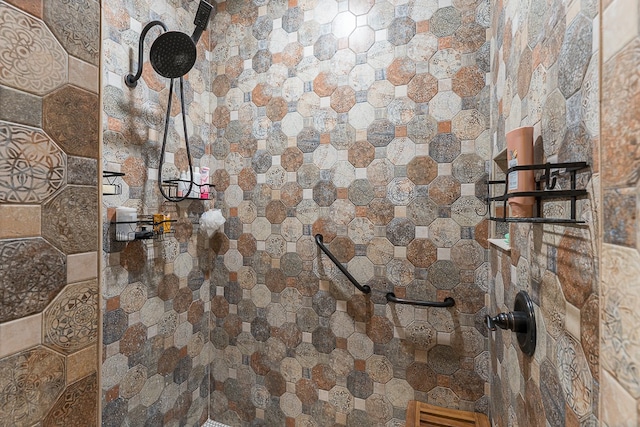 45 Bent Grass Cir, Hayesville, NC 28904 - bathroom featuring a tile shower