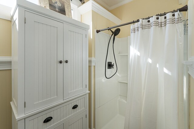 45 Bent Grass Cir, Hayesville, NC 28904 - bathroom featuring ornamental molding and curtained shower