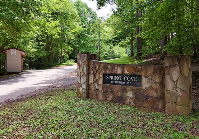 view of community / neighborhood sign