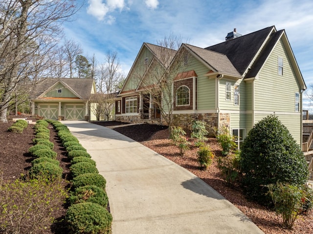 view of front of property featuring a garage