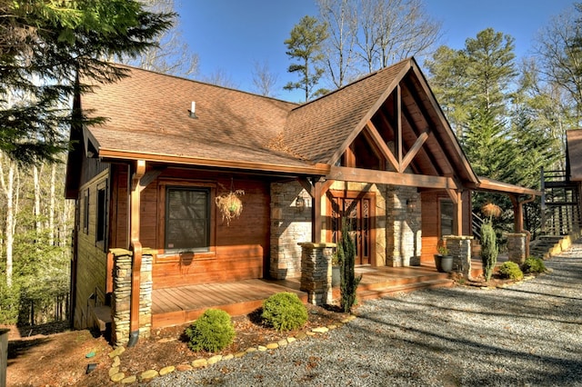 view of front facade featuring a porch