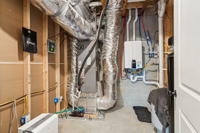 774 Hickory Ridge Dr, Ellijay, GA 30540 - utility room with water heater