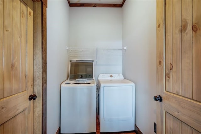 laundry room with laundry area and washing machine and dryer