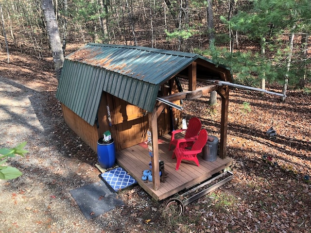 view of outdoor structure