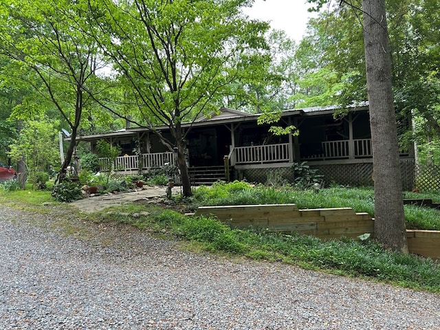 view of front of property featuring a porch