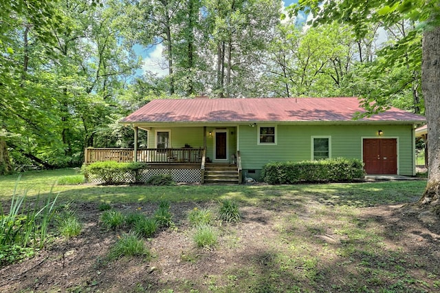 ranch-style house featuring a porch