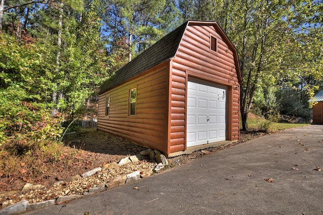 view of detached garage