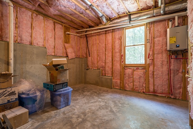 904 Villa Dr, Ellijay, GA 30540 - basement with water heater