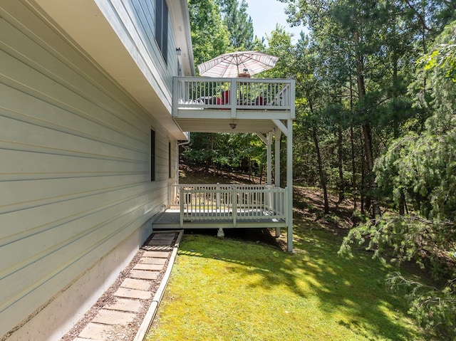 904 Villa Dr, Ellijay, GA 30540 - view of green lawn featuring a deck