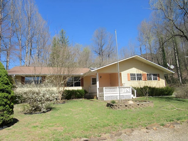 138 Brittain Trce, Andrews, NC 28901 - ranch-style home with a front lawn