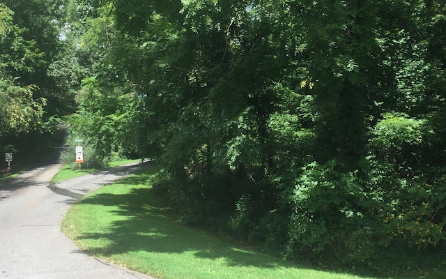 2 Chatuge Village Dr, Hayesville, NC 28904