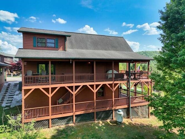 246 Serenity Pointe Dr, Murphy, NC 28906 - back of property with a deck