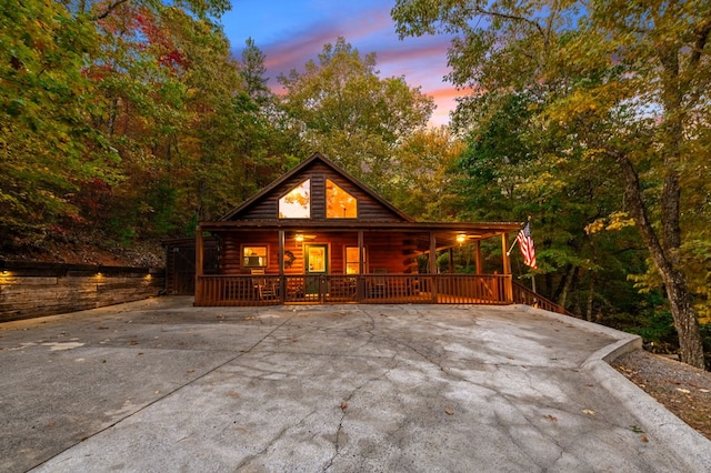 view of front of house featuring a porch