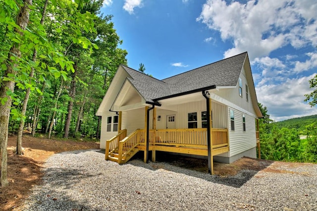 view of front facade with covered porch