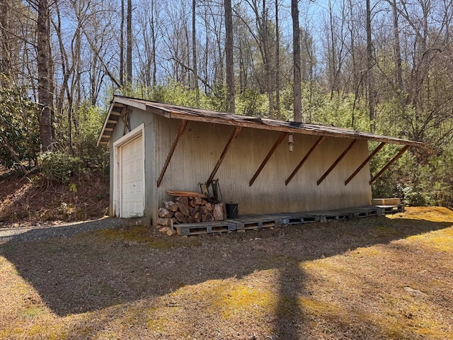 view of outbuilding featuring an outbuilding