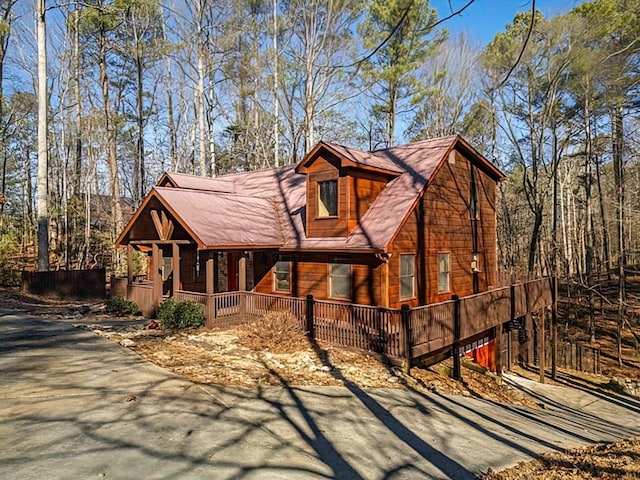 view of front facade featuring a porch