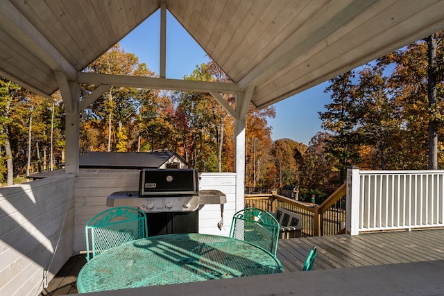 deck with outdoor dining space
