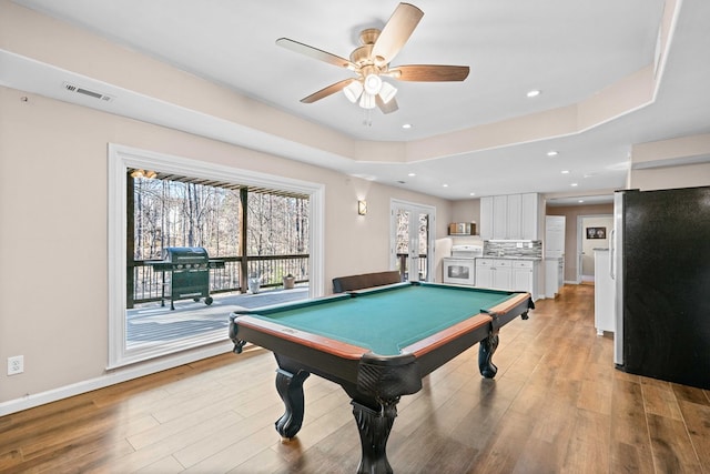 game room featuring light wood finished floors, recessed lighting, visible vents, billiards, and baseboards