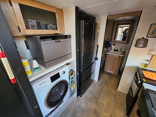 laundry room featuring washer / clothes dryer