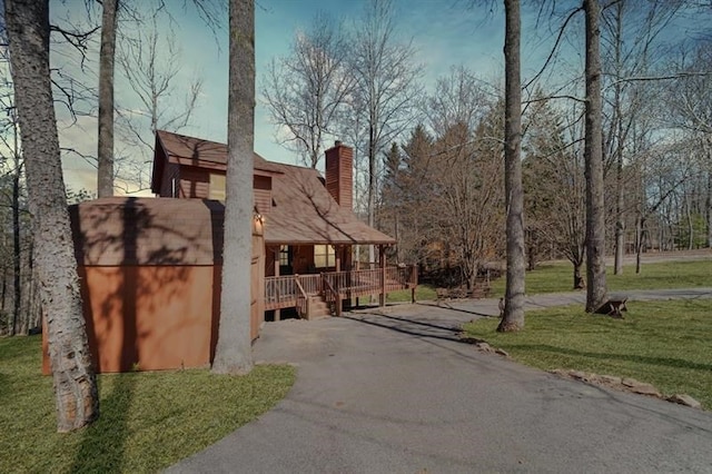 exterior space featuring driveway