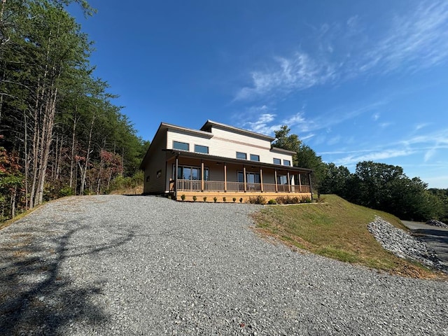 view of front facade featuring a porch