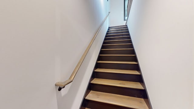 162 Barefoot Trl, Blairsville, GA 30512 - view of stairway