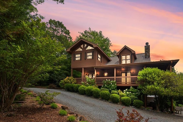 view of front of property featuring a porch